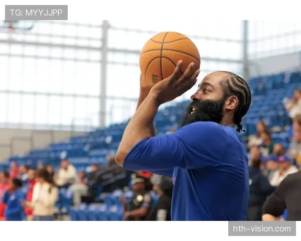哈登训练完顺手买了辆法拉利，油钱比我房租还贵